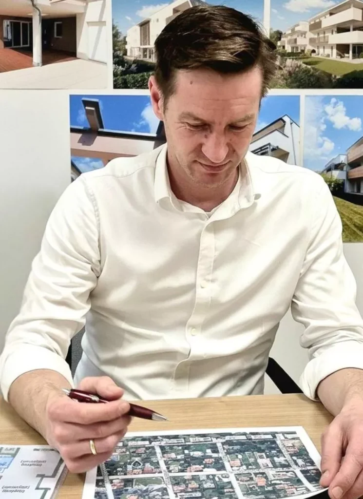 Bernhard Hechtl bei der persönlichen Immobilienberatung – Immobilienmakler in der Weststeiermark und Graz